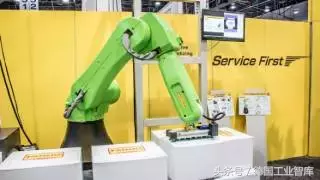 协作机器人VS传统工业机器人