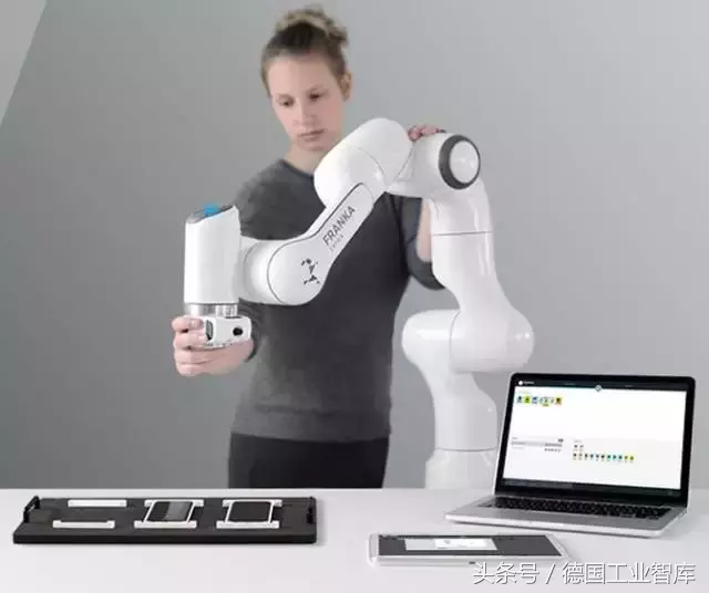 协作机器人VS传统工业机器人