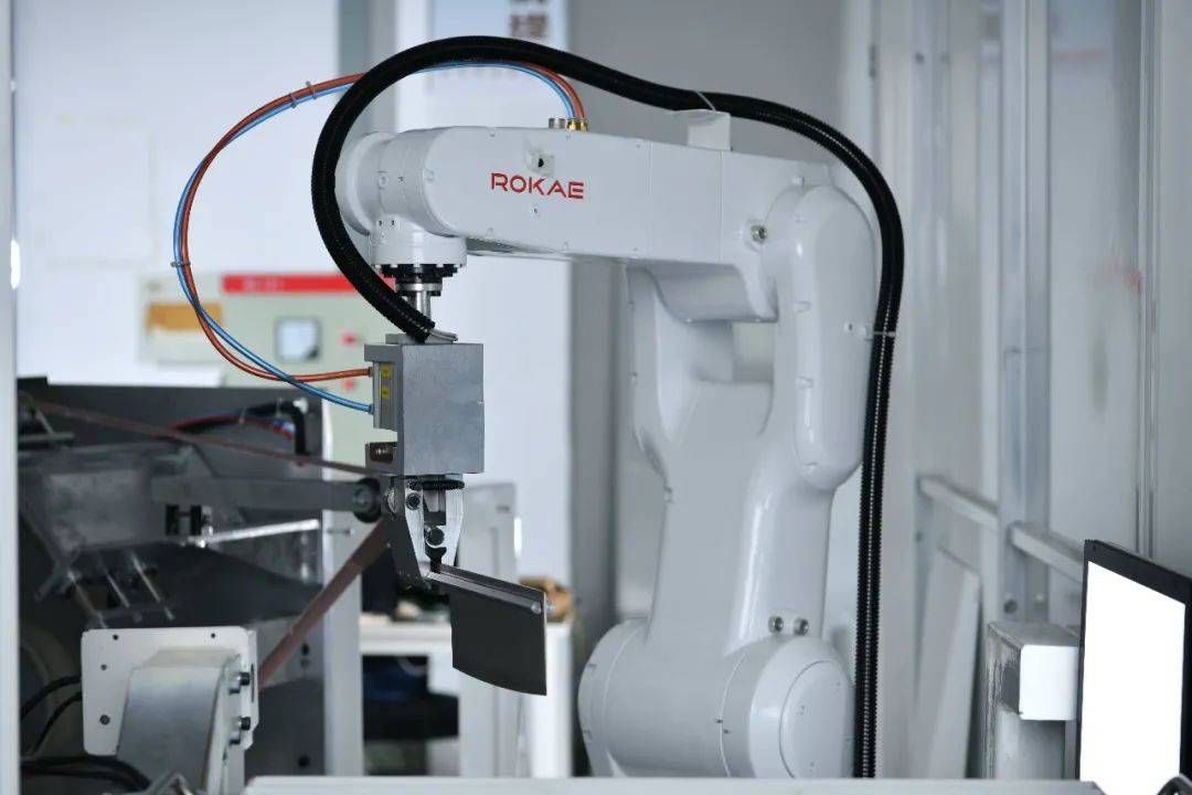 珞石协作机器人助力五金刀剪行业提升良品率