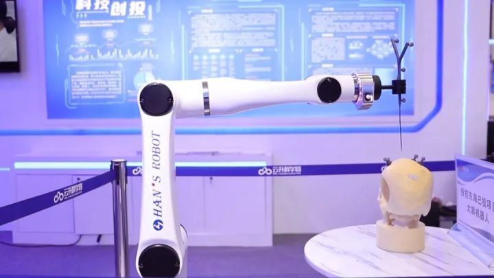 大族协作机器人应用于穿刺手术，为生命保驾护航