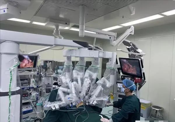 国内已经获批的手术机器人(国产手术机器人现状)