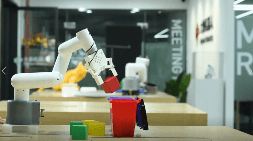 人工智能走进高校，「中国制造」协作机器人如何赋能智能化教育？