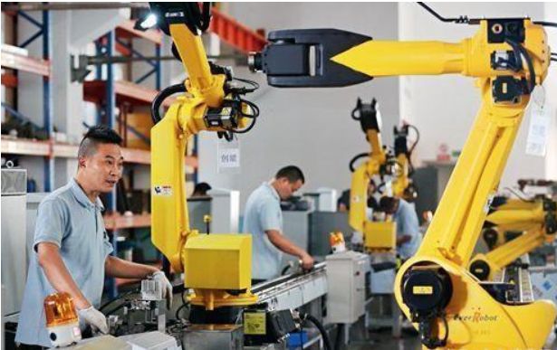 国内市场规模近500亿元，未来的工业机器人将如何发展？