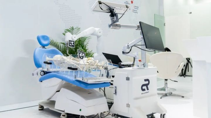 思灵医疗机器人应用场景亮相CMEF中国国际医疗器械博览会
